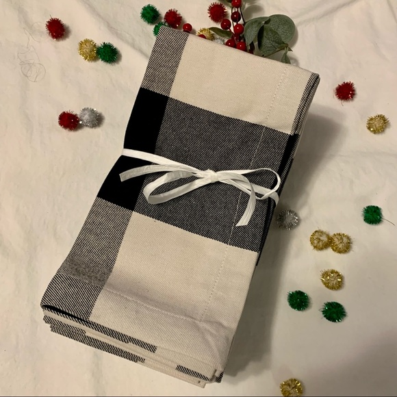Pottery Barn Other - NWT! Pottery Barn set of 8 Navy/White Cloth Napkins!